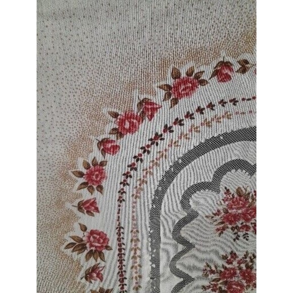 Vintage Spanish Floral Lace Tablecloth, Large 84x75 Inches - Picture 9 of 10